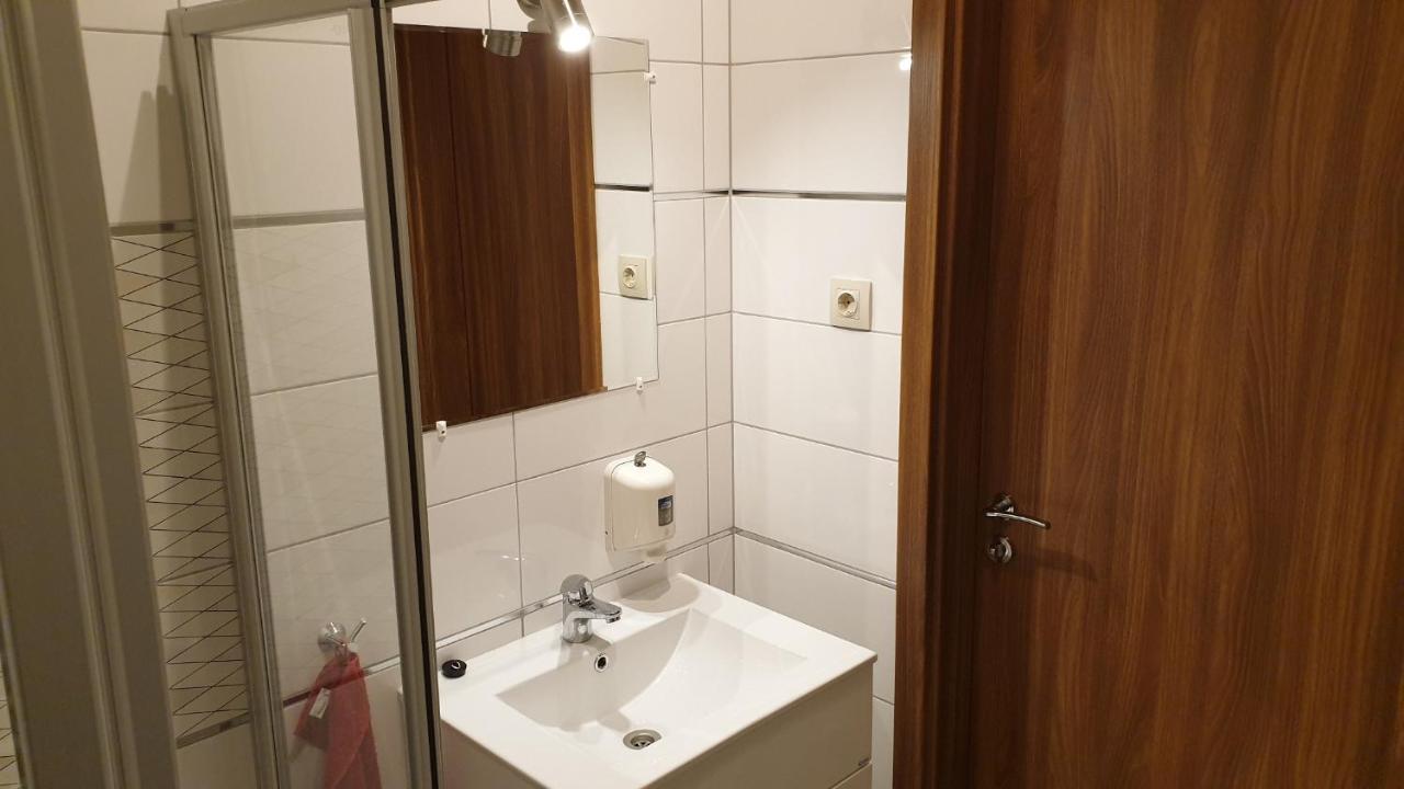 Buzavirag Apartmanhaz 鲍洛托瑙考利 外观 照片